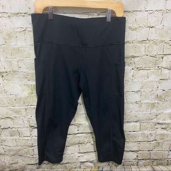 Luga Womens Black Stretch Side Pockets Athletic Capris - Picture 1 of 4